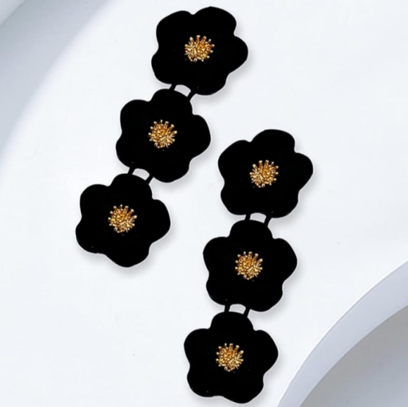 Triple Black Flowers Post Earrings Gothic 3 Flower Blossoms 3D Goth Floral New - Picture 3 of 4